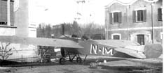 Il primo apparecchio costruito dalla Nieuport-Macchi, il Nieuport Ni.10.000, ripreso nel 1913 all'interno delle officine di Varese