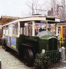 Vecchio autobus al Museo Ogliari