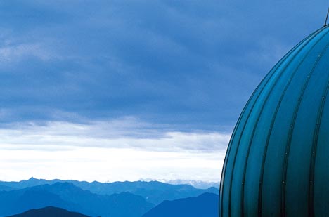 Nella foto di Riccardo Ranza, una vista dell'Osservatorio del Campo dei Fiori